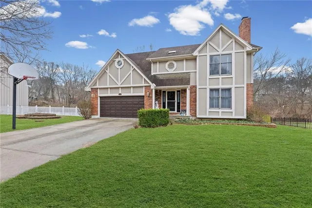 $345,000 | 1300 Northwest Timber Oak Drive, Blue Springs, MO 64015