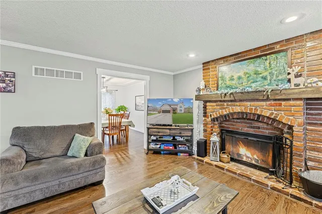 $345,000 | 1300 Northwest Timber Oak Drive, Blue Springs, MO 64015