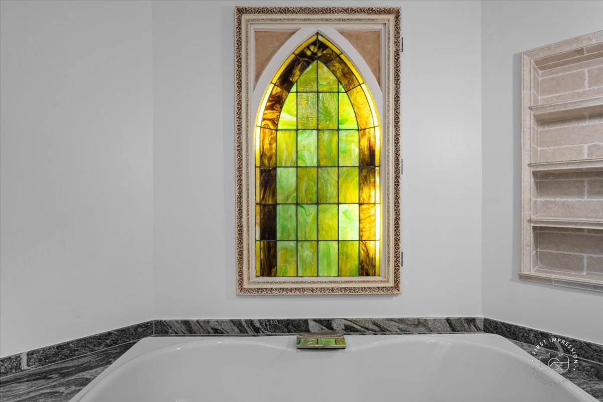 27158 West Cuba Road Barrington, IL 60010 - Photo 31 of 51 a bathroom with a window