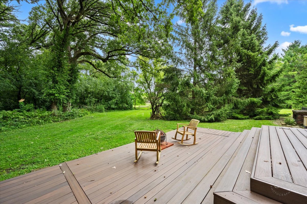27158 West Cuba Road Barrington, IL 60010 - Photo 44 of 51 a park view with a table and a chairs