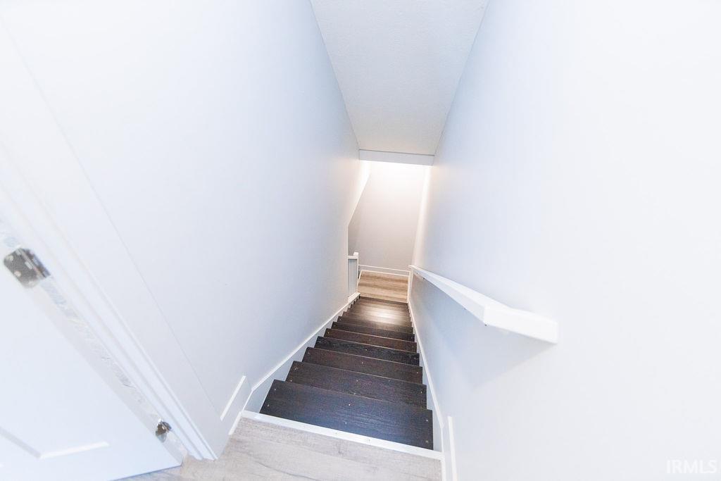 1259 West Rangeview Circle Bloomington, IN 47403 - Photo 13 of 32