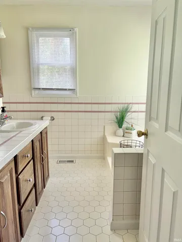 $275,000 | 960 Quail Ridge Circle, Vincennes, IN 47591