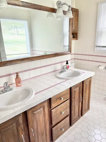 $275,000 | 960 Quail Ridge Circle, Vincennes, IN 47591