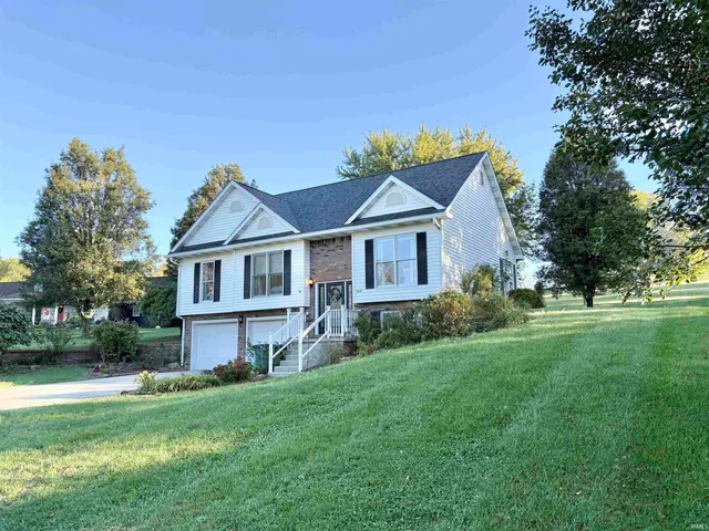 $275,000 | 960 Quail Ridge Circle, Vincennes, IN 47591