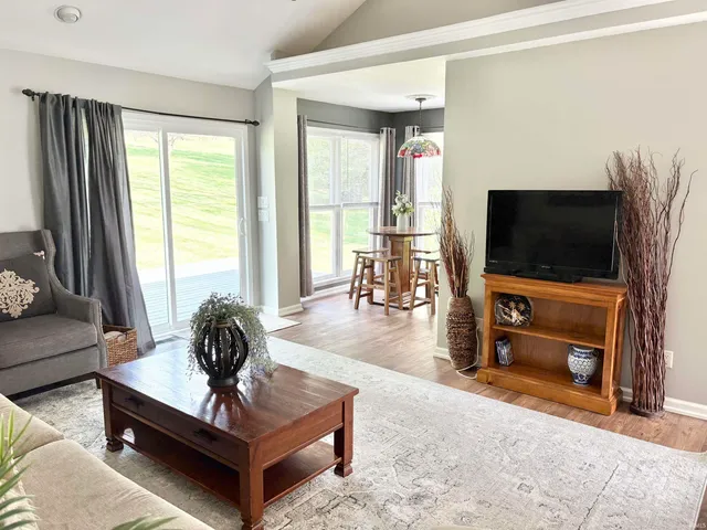 $275,000 | 960 Quail Ridge Circle, Vincennes, IN 47591