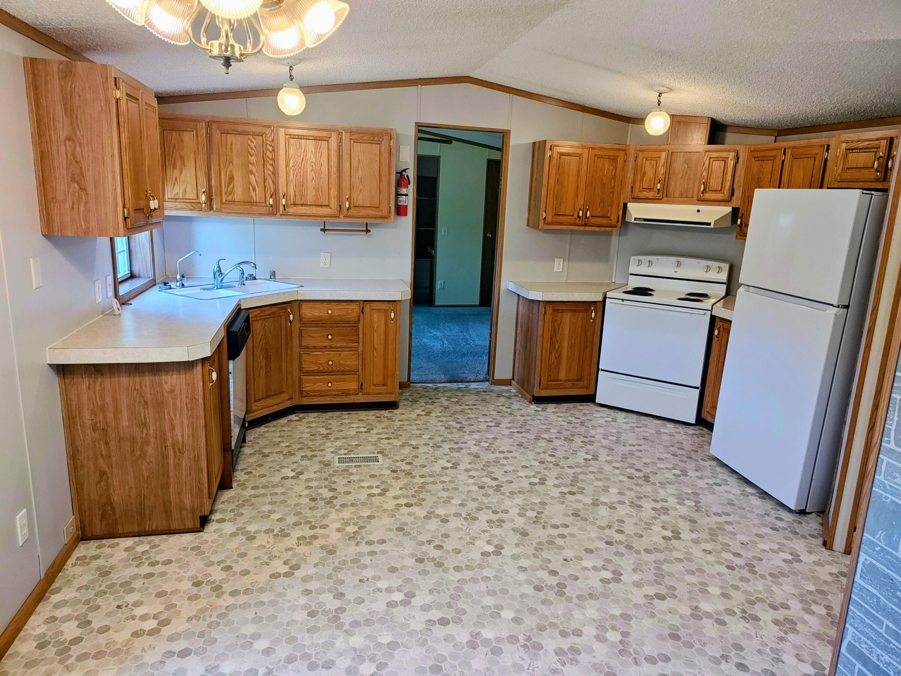 4829 South Derby Road Sheridan, MI 48884 - Photo 5 of 13 d3