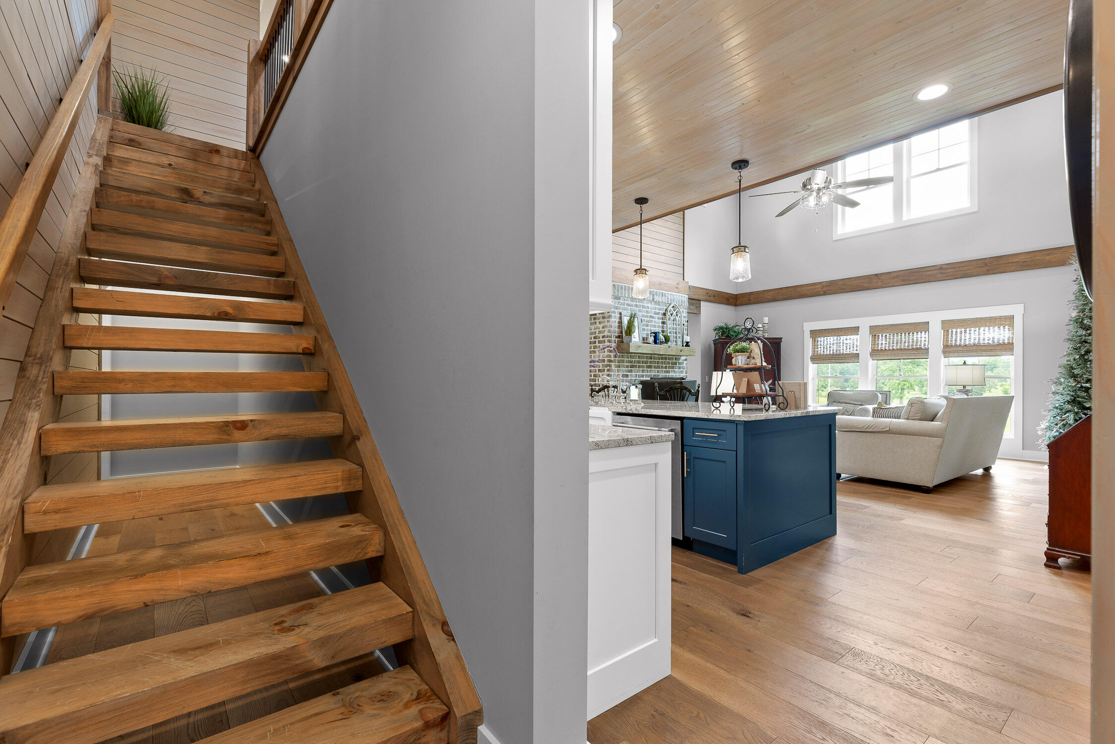 1440 Bowman Road Hixson, TN 37343 - Photo 28 of 63 Stairs to Second Level