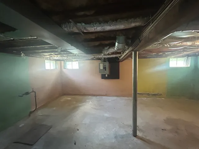 $260,000 | 90 Salem Street, Hartford, CT 06114