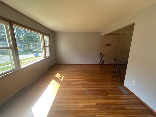 $260,000 | 90 Salem Street, Hartford, CT 06114