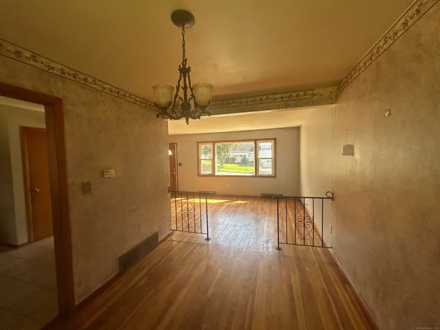 $260,000 | 90 Salem Street, Hartford, CT 06114