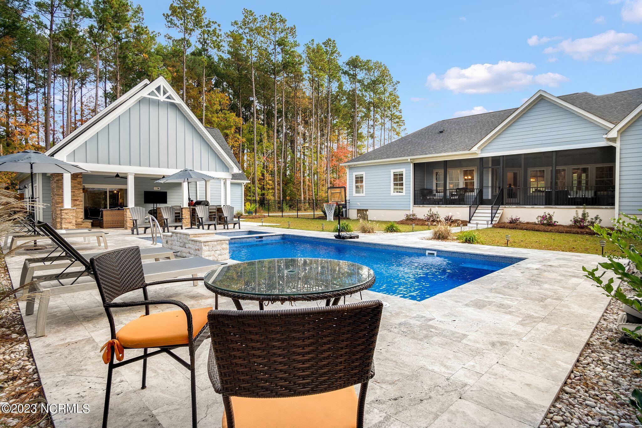 17 Gables Road New Bern, NC 28562 - Photo 11 of 129 Rear