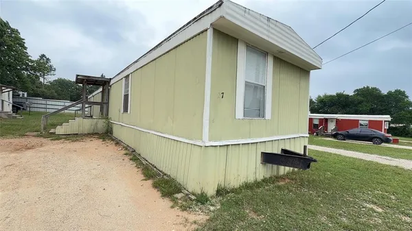 $925 | 27 Blue Star Drive, Unit 27, Keene, TX 76059