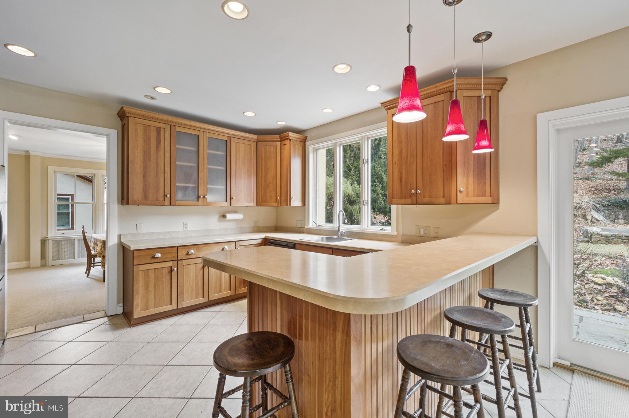 4276 State Road Phoenixville, PA 19460 - Photo 17 of 56 Kitchen with peninsula, entry to dining room