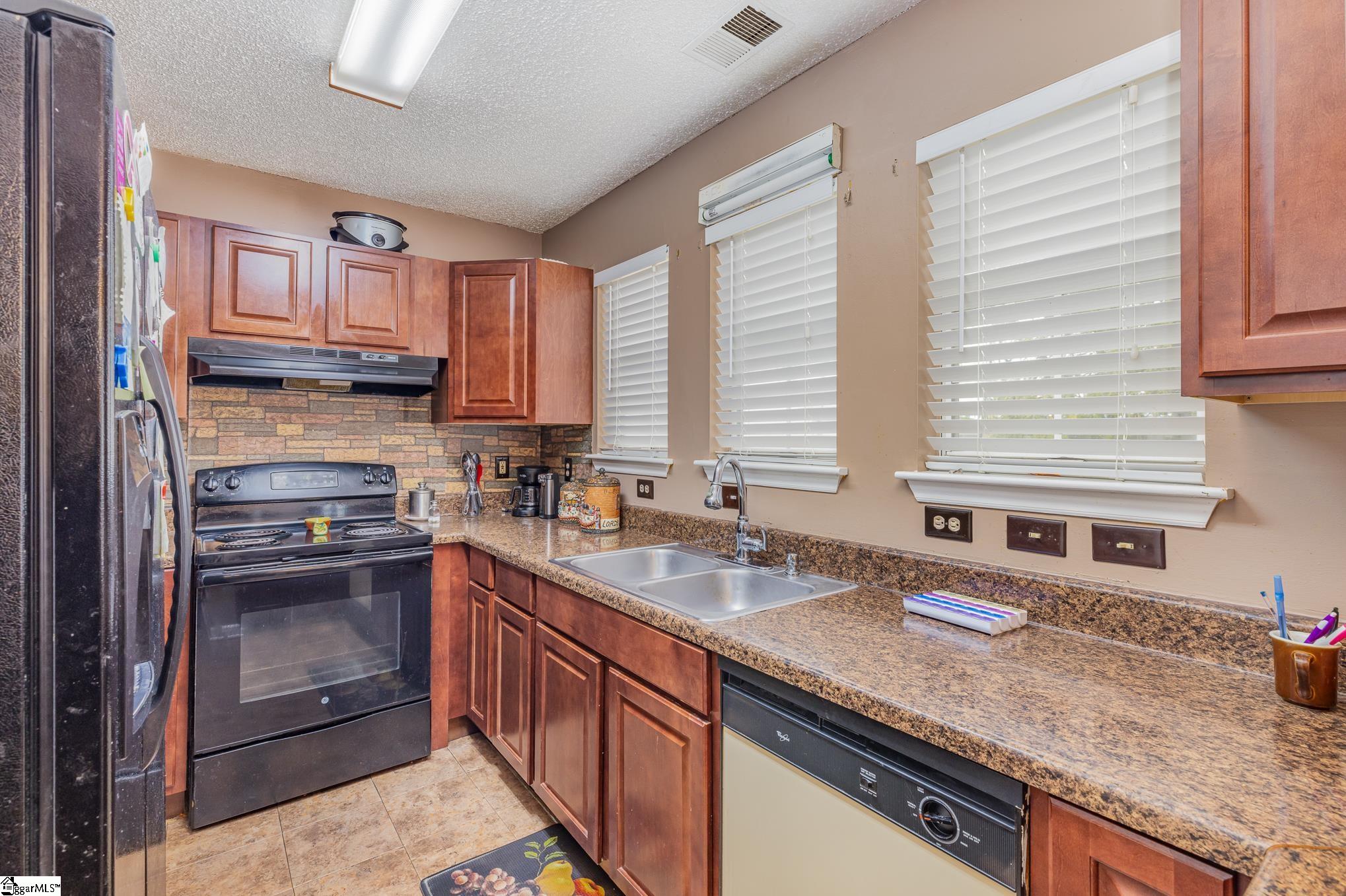 304 Furr Road Piedmont, SC 29673 - Photo 10 of 30