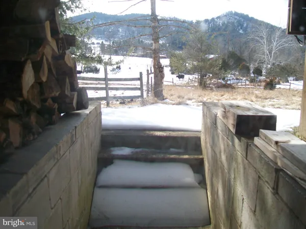 $660,000 | 5621 Kiser Gap Road, Upper Tract, WV 26866