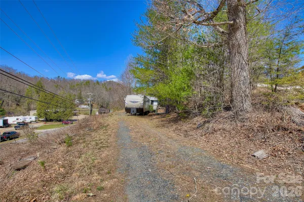 $395,000 | 3 Altapass Trail, Spruce Pine, NC 28777