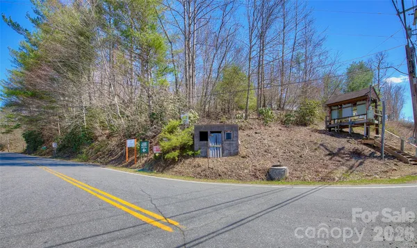 $395,000 | 3 Altapass Trail, Spruce Pine, NC 28777