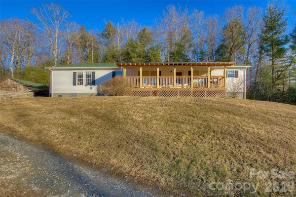 $395,000 | 3 Altapass Trail, Spruce Pine, NC 28777
