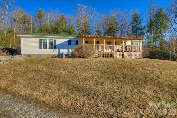 $395,000 | 3 Altapass Trail, Spruce Pine, NC 28777