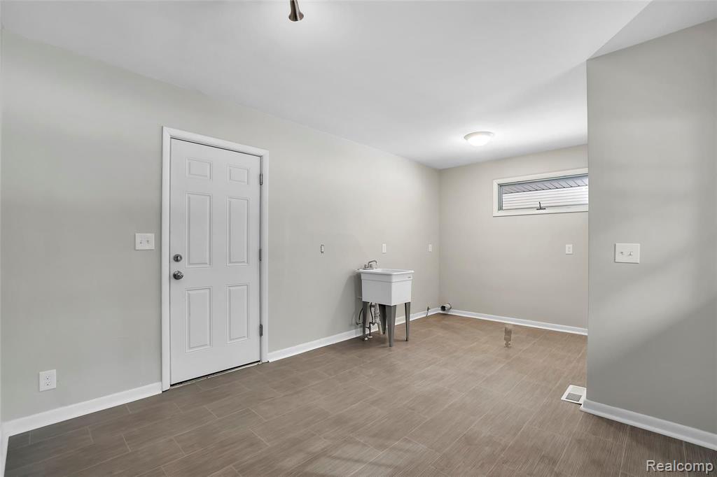 17980 Savage Road Belleville, MI 48111 - Photo 31 of 40