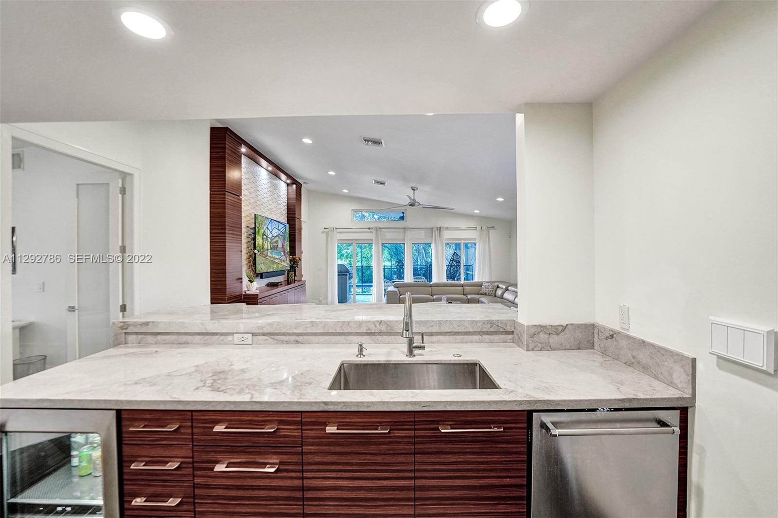 10150 Camelback Lane Boca Raton, FL 33498 - Photo 19 of 67 Gallery Image 19