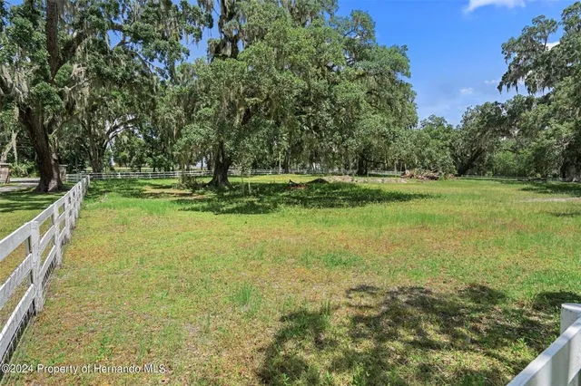 $2,500 | 7001 Griffin Road, Brooksville, FL 34601