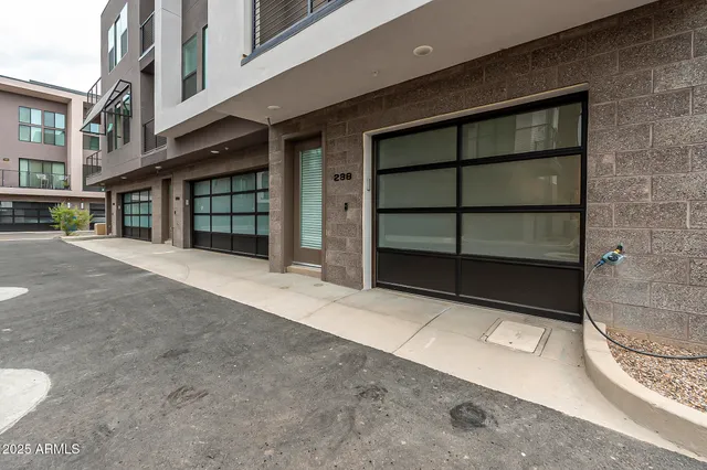 $2,595 | 250 South Roosevelt Street, Unit 250, Tempe, AZ 85281