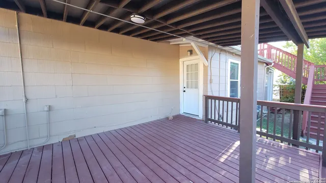 $1,395 | 237 Senisa Drive, Unit A, San Antonio, TX 78228