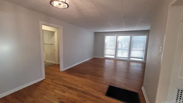 $1,285 | 237 Senisa Drive, Unit A, San Antonio, TX 78228