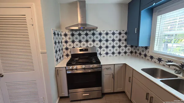 $1,285 | 237 Senisa Drive, Unit A, San Antonio, TX 78228