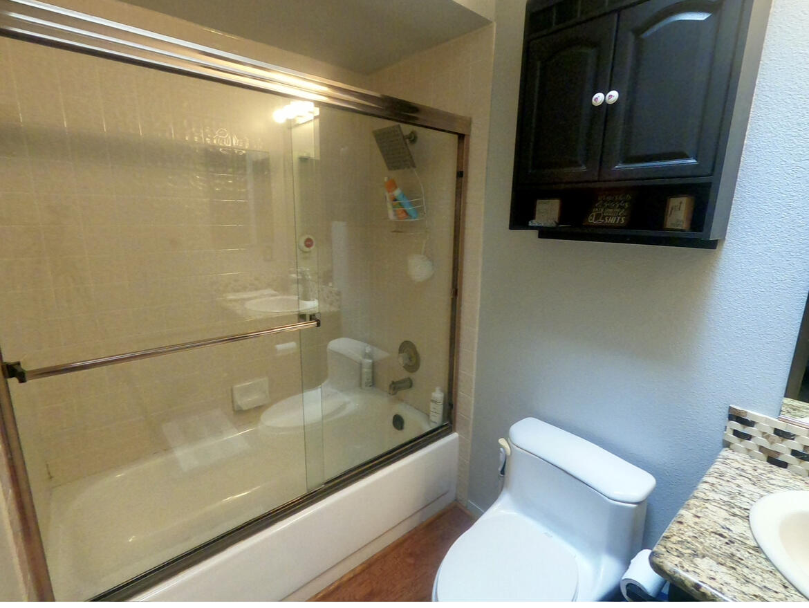 1370 Green Street Tehachapi, CA 93561 - Photo 11 of 19 IMG_4415