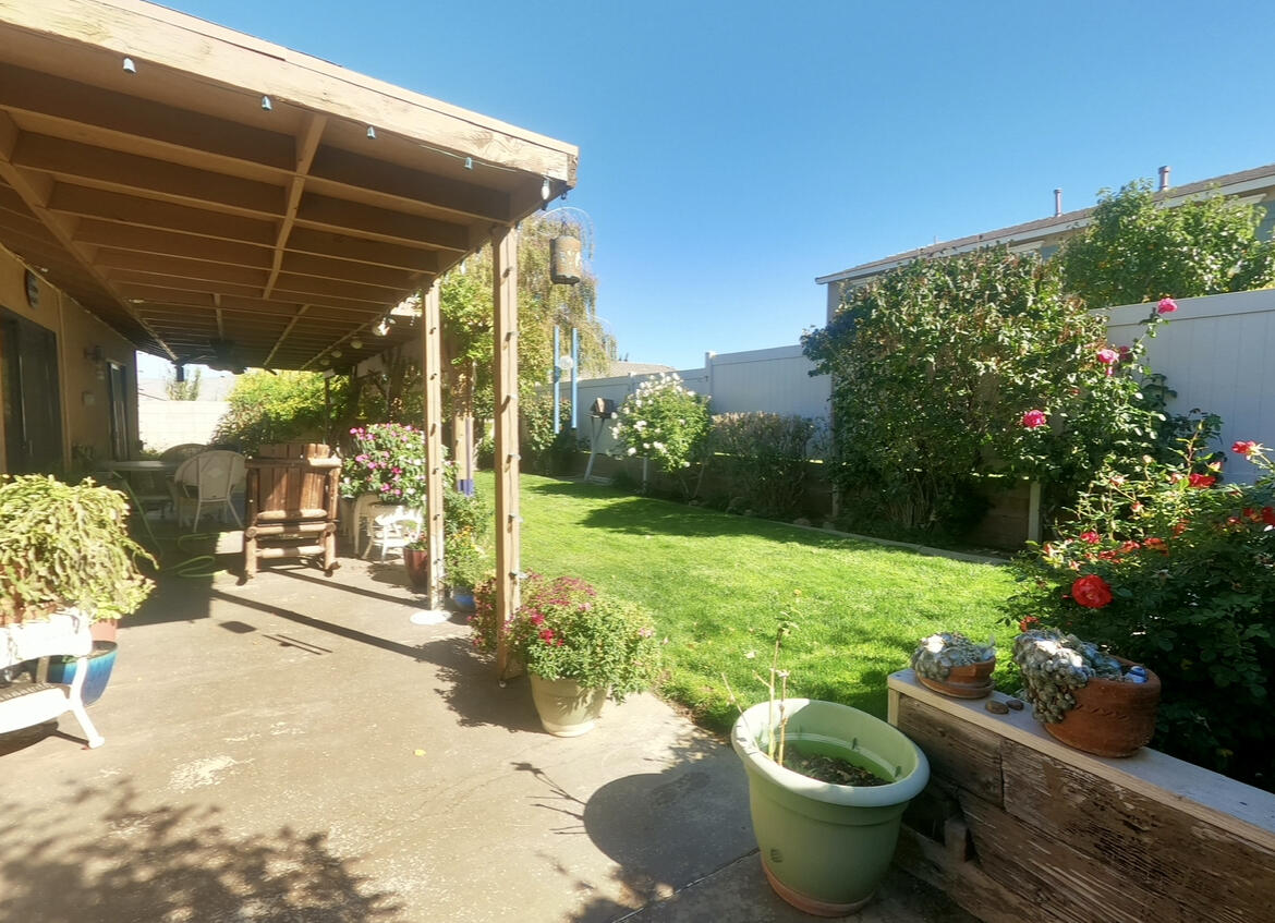 1370 Green Street Tehachapi, CA 93561 - Photo 18 of 19 IMG_4411