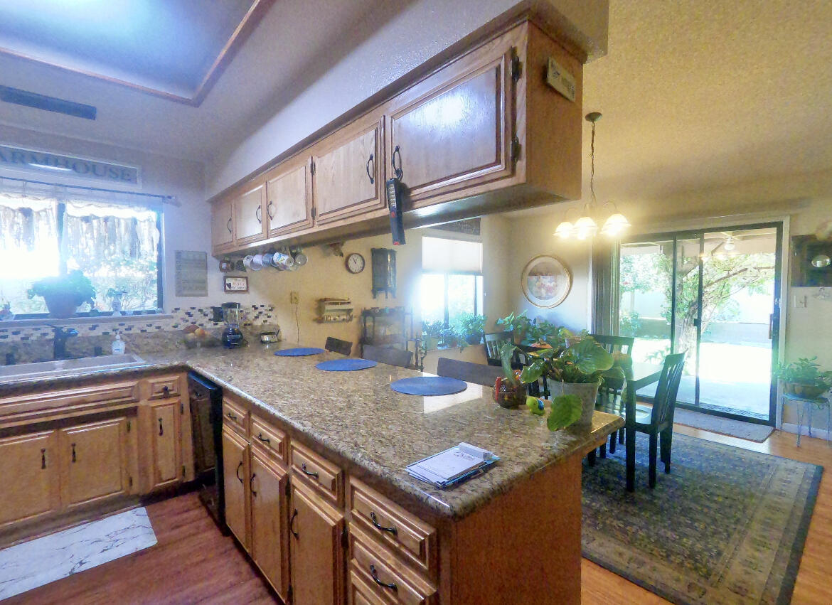 1370 Green Street Tehachapi, CA 93561 - Photo 5 of 19 IMG_4402