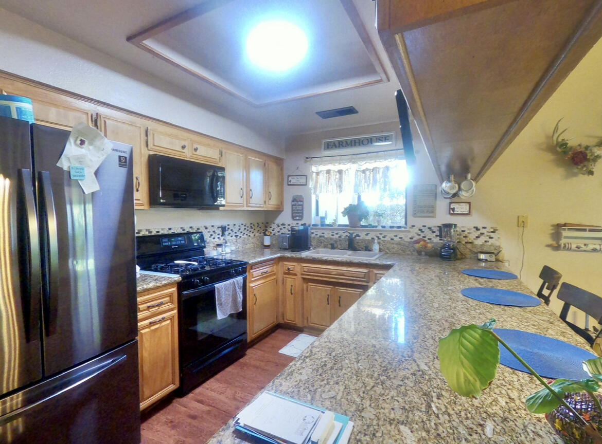 1370 Green Street Tehachapi, CA 93561 - Photo 6 of 19 IMG_4403