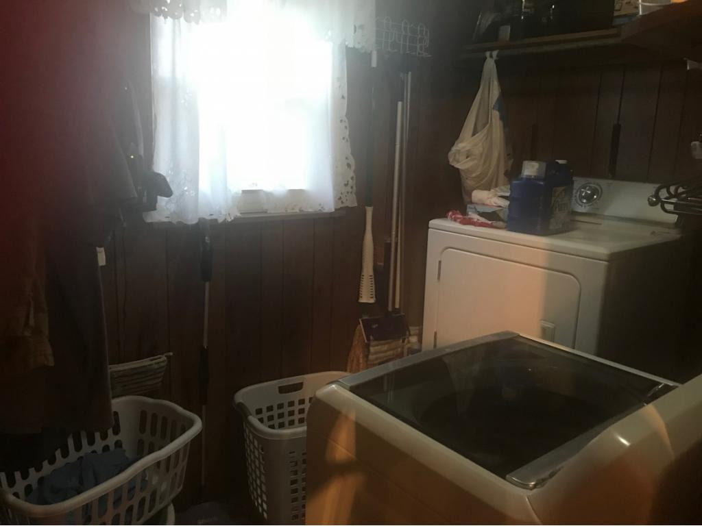210 Birds Bridge Road Greeneville, TN 37743 - Photo 32 of 36 Separate LaundryMud room