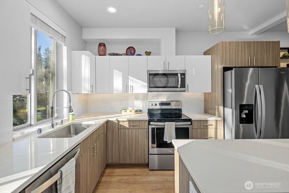 7628 222nd Street Southwest, Unit A4 Edmonds, WA 98026 - Photo 6 of 27