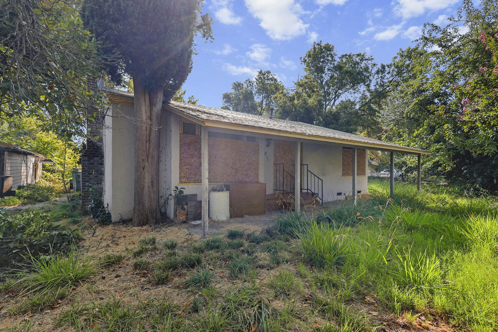 5211 East Bonnyview Road Redding, CA 96001 - Photo 1 of 19 17-web-or-mls-LZ0A0127