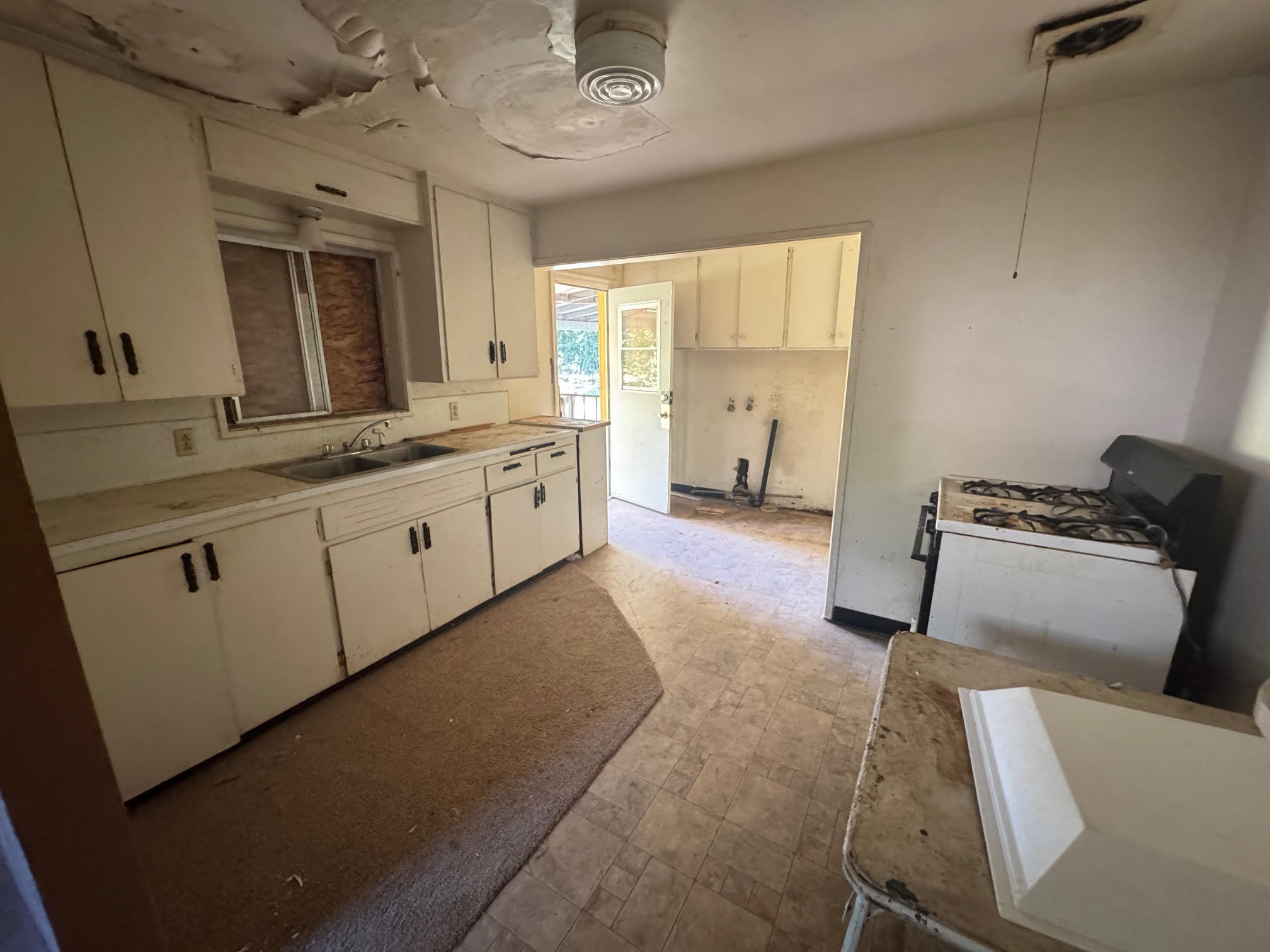 5211 East Bonnyview Road Redding, CA 96001 - Photo 5 of 19 unnamed (38)