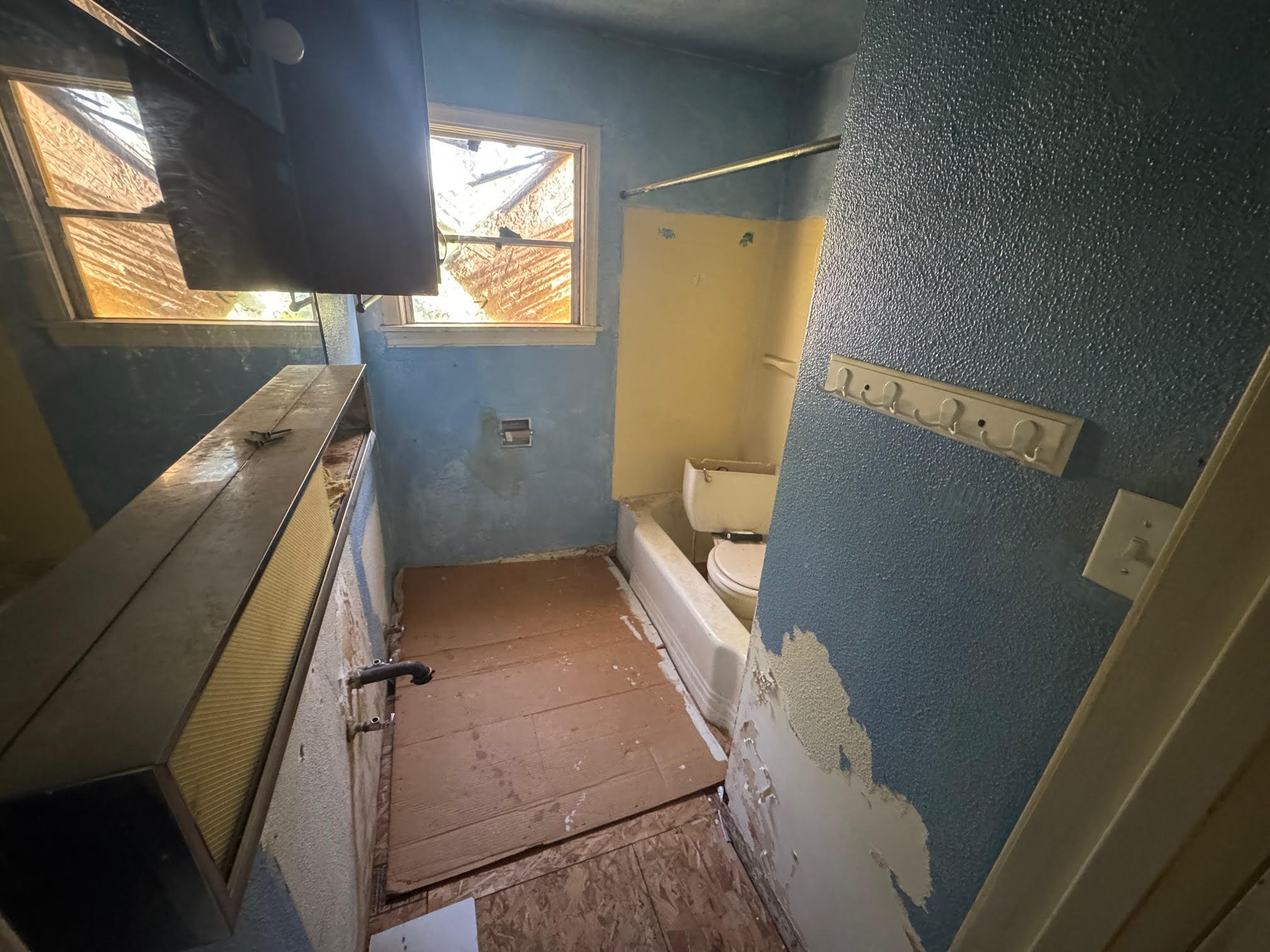 5211 East Bonnyview Road Redding, CA 96001 - Photo 8 of 19 unnamed (35)