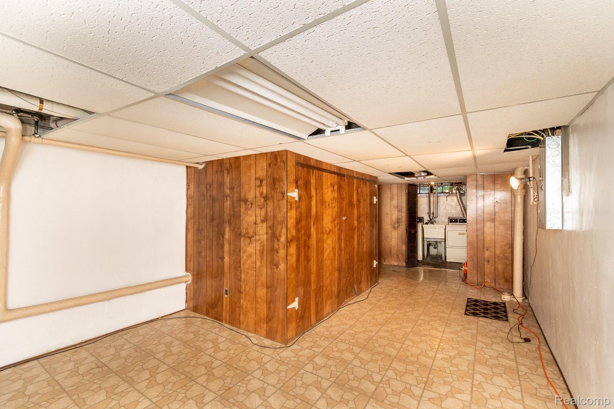 20240 Briarcliff Road Detroit, MI 48221 - Photo 19 of 28 RecRoom4.jpg