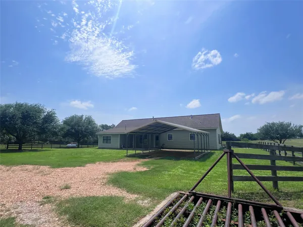$1,900 | 959 Ida Lane, Brenham, TX 77833