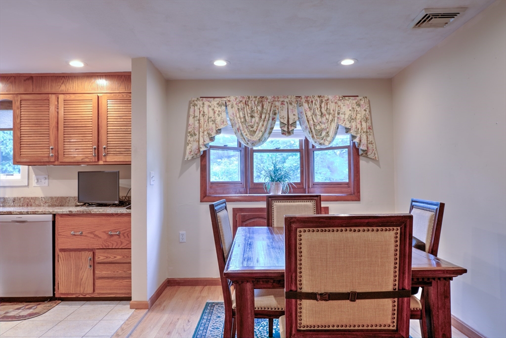 46 Ansie Road Chelmsford, MA 01824 - Photo 8 of 42