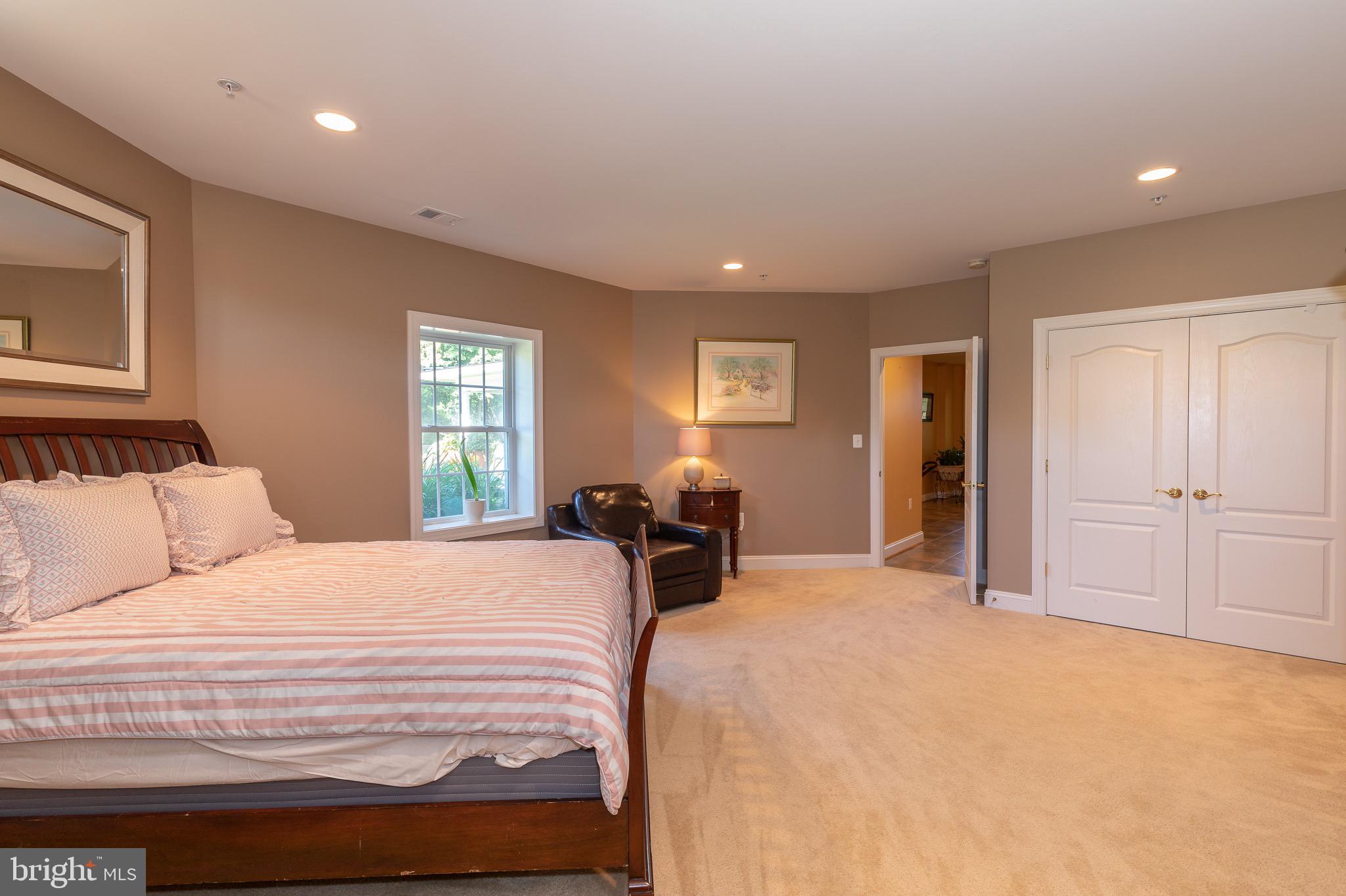 21701 West Offutt Road Poolesville, MD 20837 - Photo 9 of 75