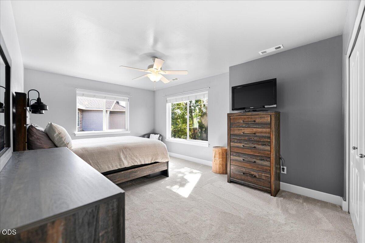 1073 Cathedral Way Central Point, OR 97502 - Photo 32 of 50 Gallery Image 32