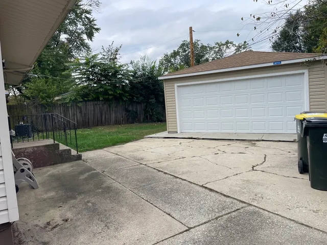 $2,400 | 83 Indianwood Drive, Thornton, IL 60476