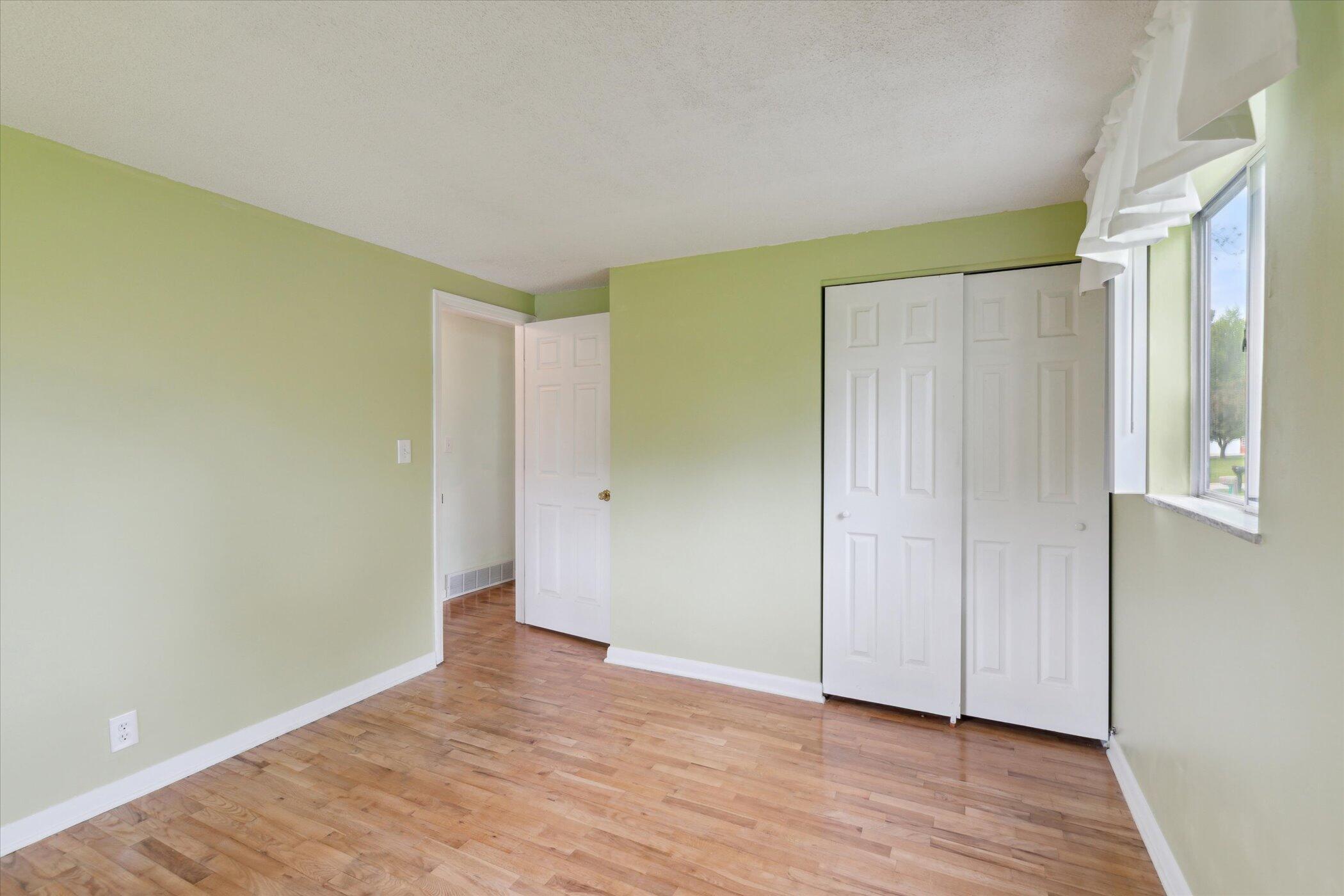 530 Manitou Road St. Joseph, MI 49085 - Photo 18 of 45 20-530-Manitou-Rd-St-Joseph-MI-49085-Win