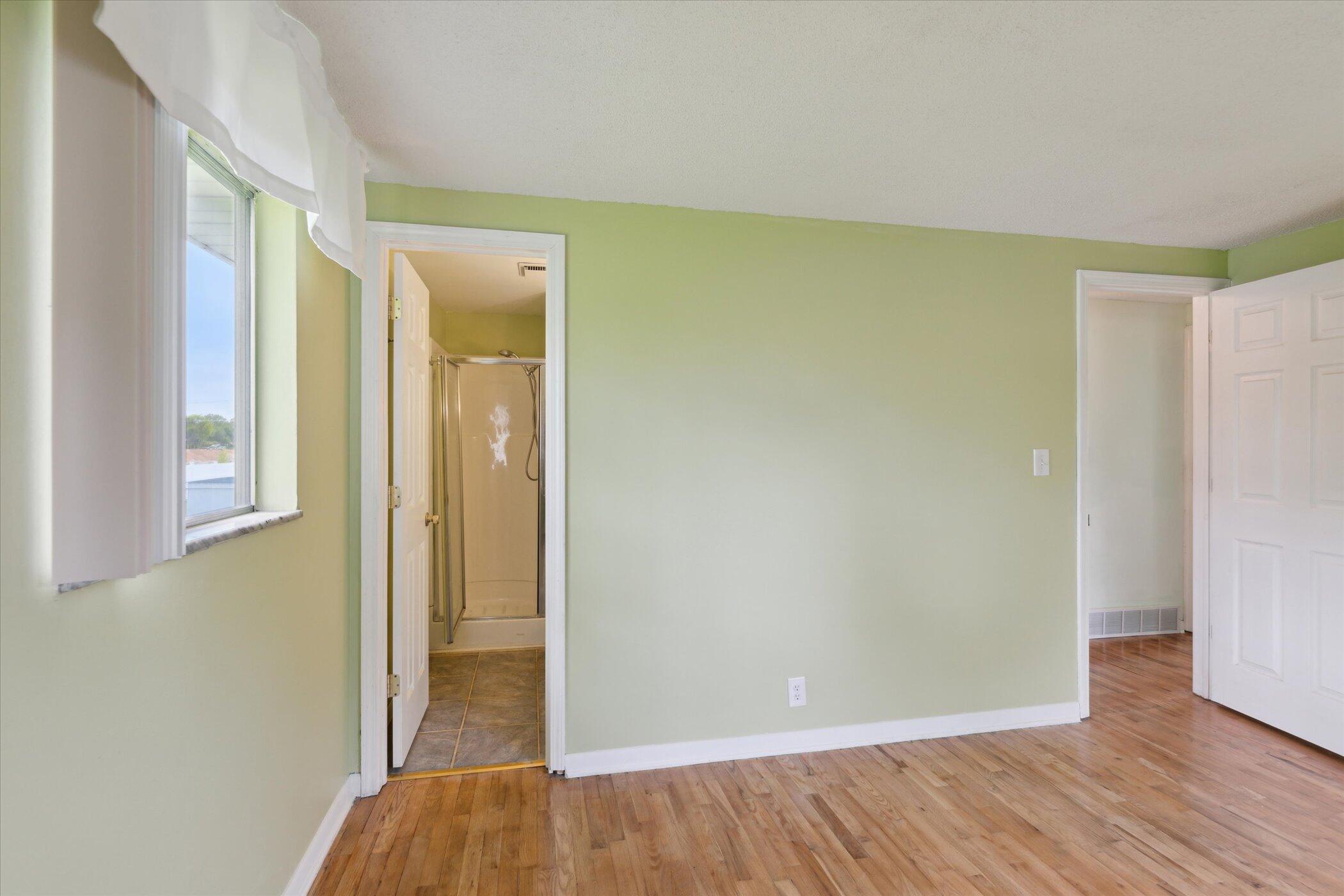 530 Manitou Road St. Joseph, MI 49085 - Photo 19 of 45 21-530-Manitou-Rd-St-Joseph-MI-49085-Win