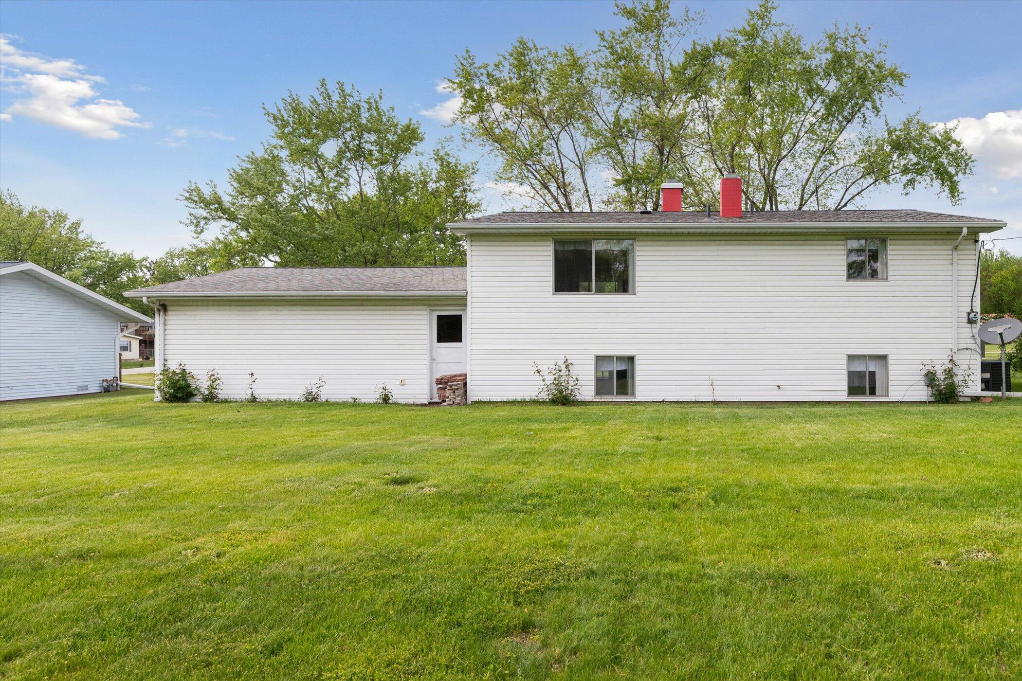 530 Manitou Road St. Joseph, MI 49085 - Photo 39 of 45 41-4-530-Manitou-Rd-St-Joseph-MI-49085-W