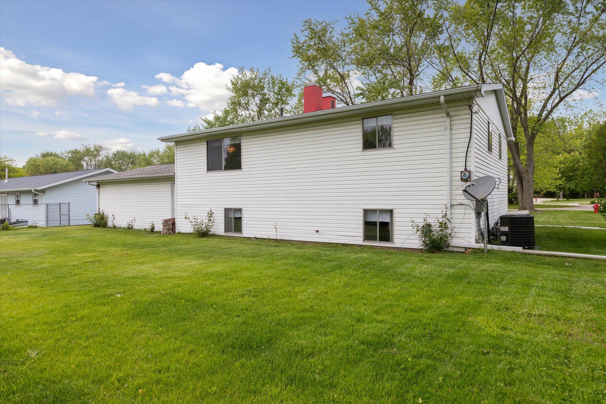 530 Manitou Road St. Joseph, MI 49085 - Photo 40 of 45 42-530-Manitou-Rd-St-Joseph-MI-49085-Win