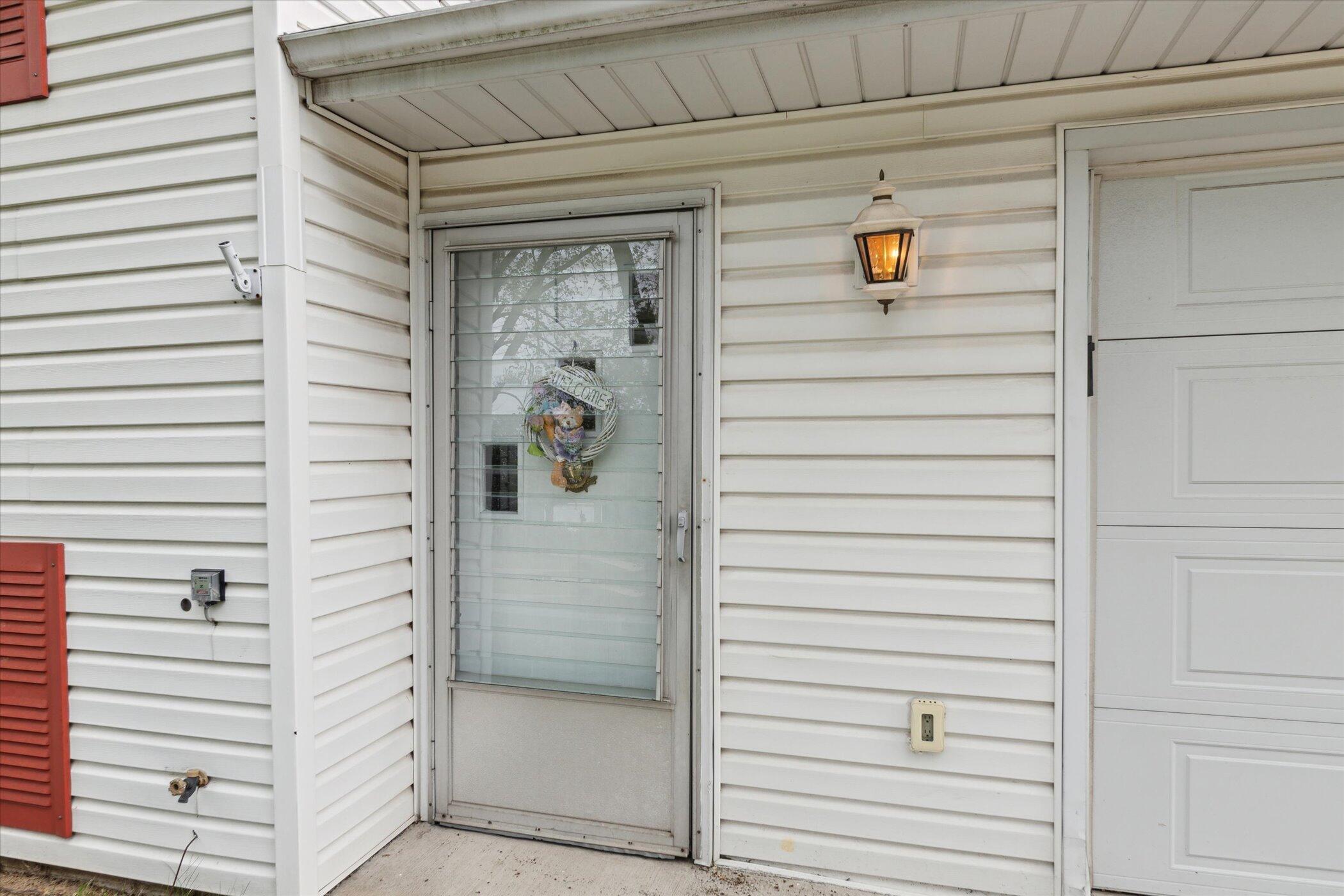 530 Manitou Road St. Joseph, MI 49085 - Photo 4 of 45 06-530-Manitou-Rd-St-Joseph-MI-49085-Win